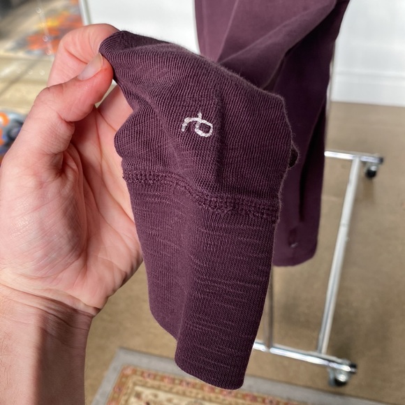 Rag & Bone | Standard Issue Maroon Long Sleeve - Picture 4 of 9